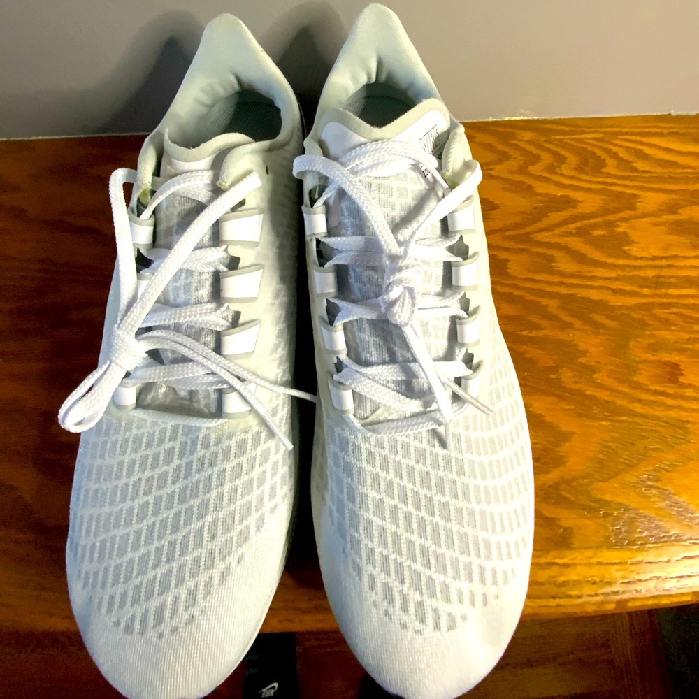 Mens Nike Pegasus 37 size 12 white black swoosh